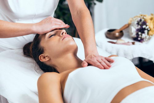 chua lanh cho nu voi Massage Reiki