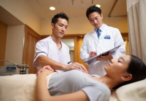 Những Câu Hỏi Thầm Kín Phụ Nữ Không Biết Hỏi Ai – Giải Đáp Từ Bác Sĩ
